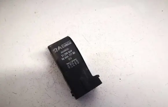 Ford Focus Glow plug pre-heat relay 9666671780 51299049