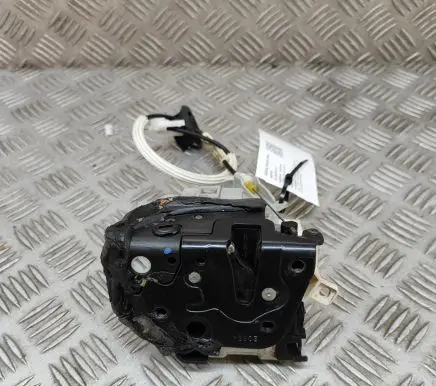 Porsche Macan (95B) Rear door lock 8K0839015E