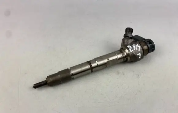 Audi A3 S3 8V Fuel injector 04L130277AE