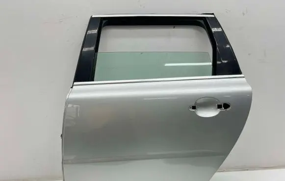 Volvo V70 Rear door 