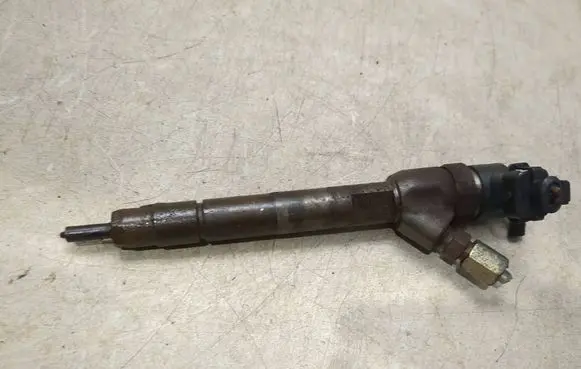 Fuel injector