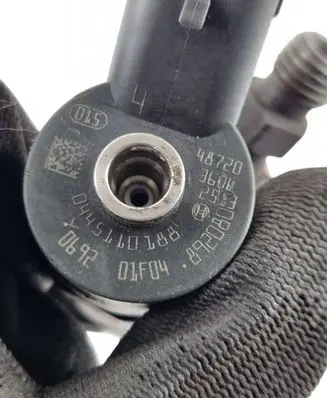 Ford Focus C-MAX Fuel injector 0445110188