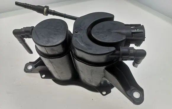 Audi A5 8T 8F Active carbon filter fuel vapour canister 8K0201799G 8K0196