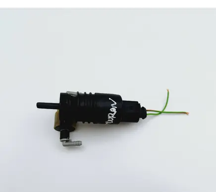 Volkswagen Touran I Windscreen/windshield washer pump