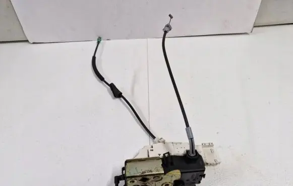 Citroen C4 I Front door lock 9681331480