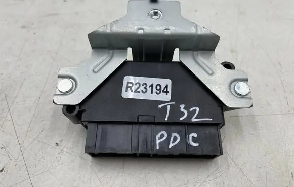 Nissan X-Trail T32 Parking PDC control unit/module 285384cc0a 285324cc0a