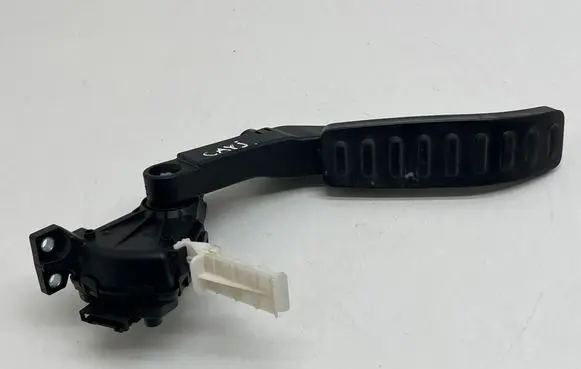 Porsche Cayenne (92A) Accelerator throttle pedal 7L0723507D 6PV00802624