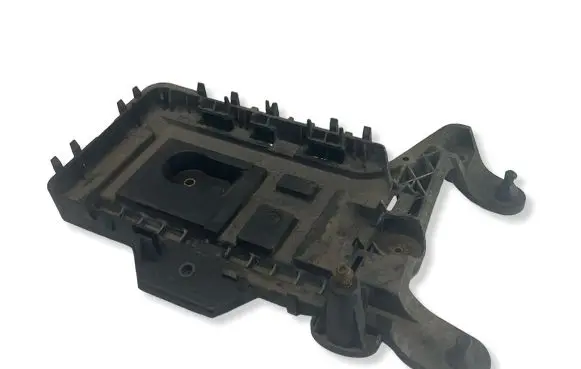 Volkswagen Golf VI Battery tray 1K0915333