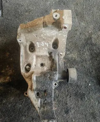 BMW X1 E84 Generator/alternator bracket 