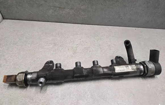 Skoda Superb B6 (3T) Fuel main line pipe 03L130089P 057130764H 0281002858