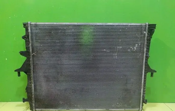 Audi Q7 4L Coolant radiator CL3