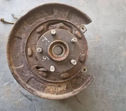 Subaru Outback Rear wheel hub spindle/knuckle 
