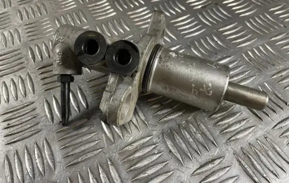 Audi A4 S4 B7 8E 8H Master brake cylinder 9304125000