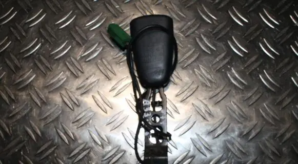 Volvo XC90 Front seatbelt buckle 6841697