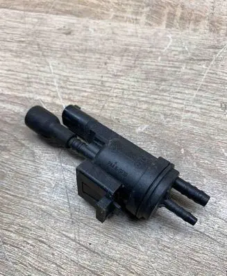 Mercedes-Benz E W212 Vacuum valve 0025407097