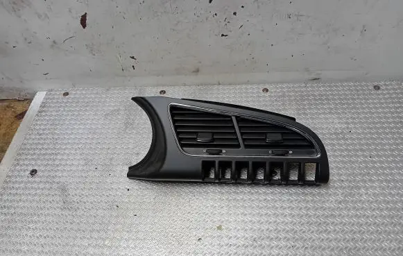 Peugeot 3008 I Dash center air vent grill 9685049877 W14103D1B1A 63191030