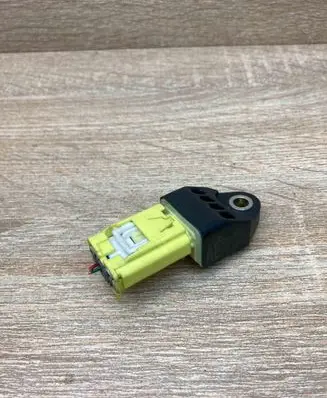 Toyota Corolla Verso AR10 Airbag deployment crash/impact sensor 8983130020 WithPlug