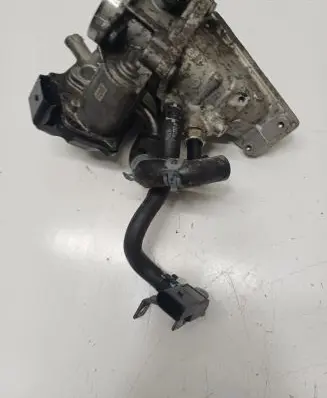 Volkswagen Golf VII Throttle valve 04L128063T