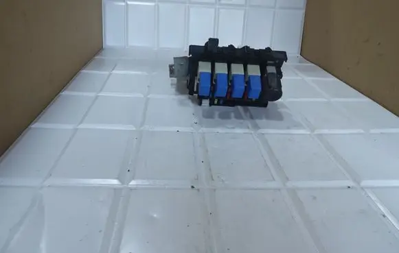 Nissan Navara D22 Fuse module 1532 F99 3F20