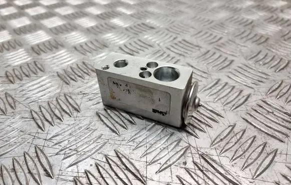 Nissan Note (E11) Air conditioning (A/C) expansion valve 52295190 668622X