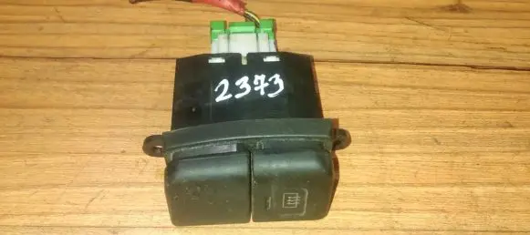 Fog light switch