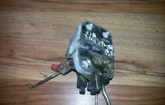 KIA Sportage Front door lock