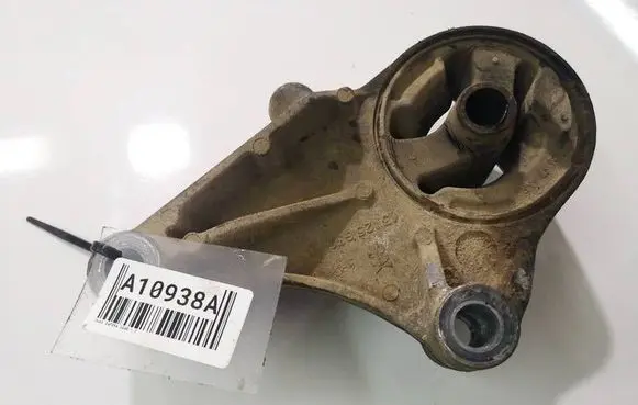 Opel Zafira B Engine mount bracket 13125635