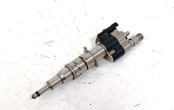 BMW 7 F01 F02 F03 F04 Fuel injector 7585261 10181010