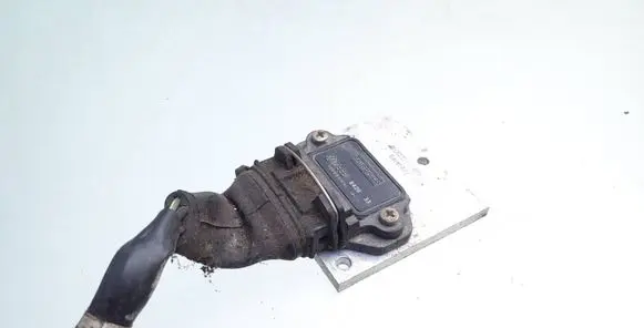 Volkswagen PASSAT B2 Ignition amplifier control unit 211905357A 211905351