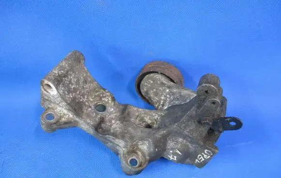 Opel Zafira A Engine mounting bracket 2300023 897222554