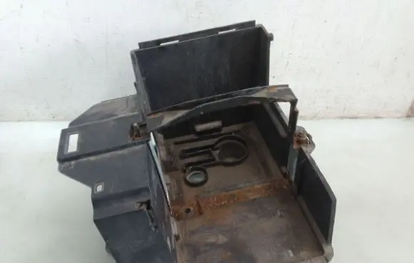 Battery box tray