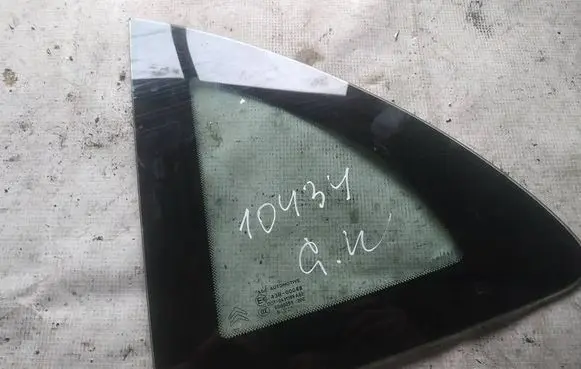 Citroen C3 Rear side window as2