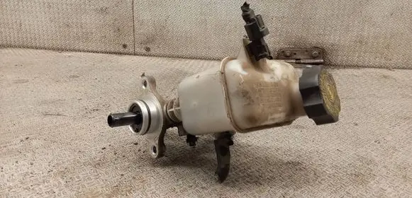KIA Carens II Master brake cylinder 