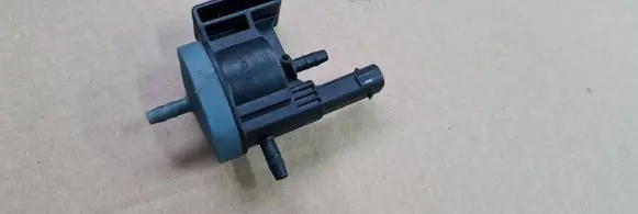 Audi A4 S4 B9 8W Turbo solenoid valve 06K906283