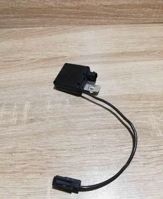 BMW X5 E53 Aerial antenna amplifier 8380945 16268419