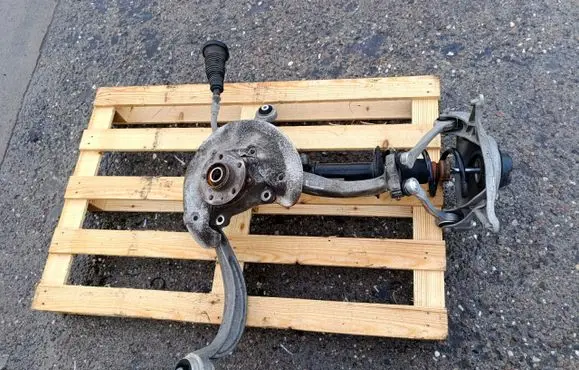 Audi A4 S4 B8 8K Front wheel hub spindle knuckle