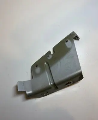 Fender mounting bracket
