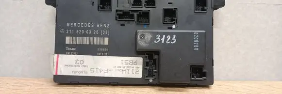 Mercedes-Benz E W211 Door control unit/module 2118200326 SW5101 356801