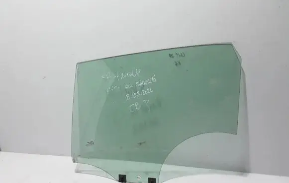Renault Clio V Rear door window glass 823017736R