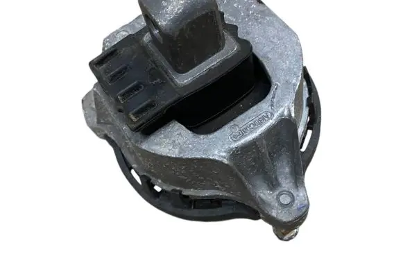 BMW X5 G05 Engine mount bracket 2987951 6860471 22116860471