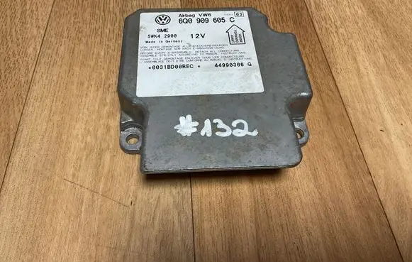 Volkswagen PASSAT B5 Airbag control unit/module 6Q0909605C 5WK42900