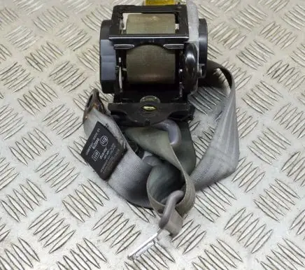 KIA Carens I Front seatbelt E11045279