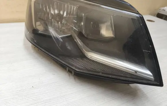 Volkswagen Caddy Headlight/headlamp 2K1941016B