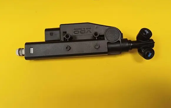 Audi A8 S8 D3 4E Headlight washer spray nozzle 4E0955965A