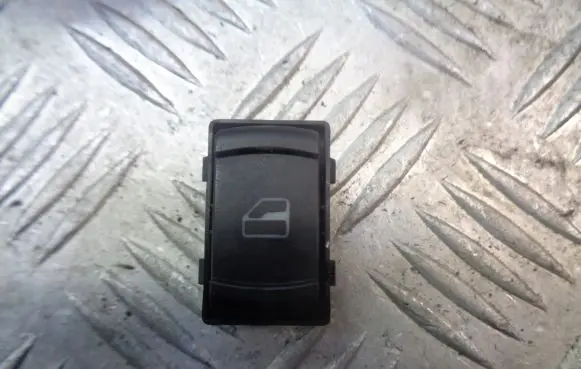 Volkswagen PASSAT B5 Quarter vent window switch 