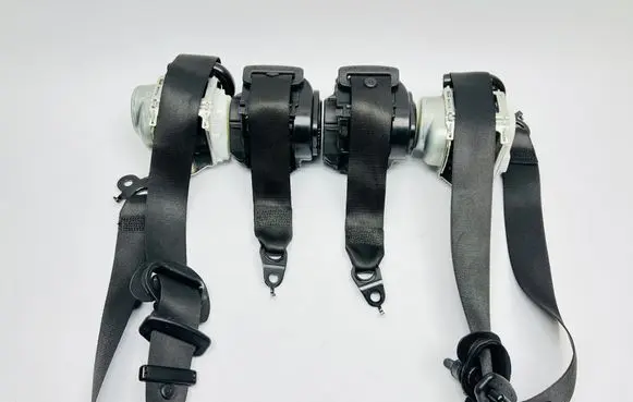BMW 5 G30 G31 G38 Set of seat belts 34193866D 2231P1004 D73553