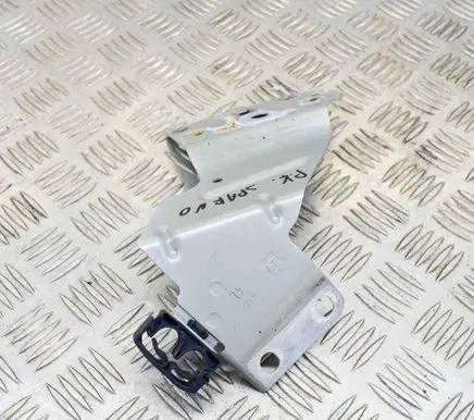 Maserati Ghibli Fender mounting bracket B422