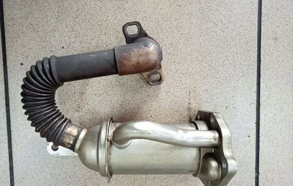 Renault Kangoo I EGR valve cooler 147352070R