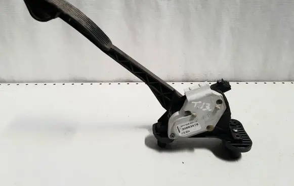 Volvo V70 Accelerator throttle pedal 30683516