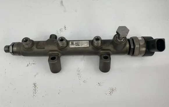 Audi Q5 SQ5 8R Fuel main line pipe 059130090BT